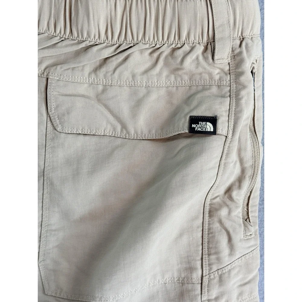 The North Face Shorts Mens XL Beige Nylon Hiking 9 Inseam Belted Cargo